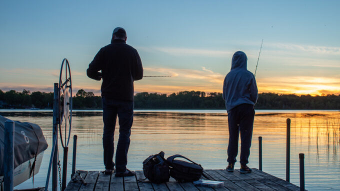 Pêche pour débutant : conseils et équipement pour s’initier à cette activité